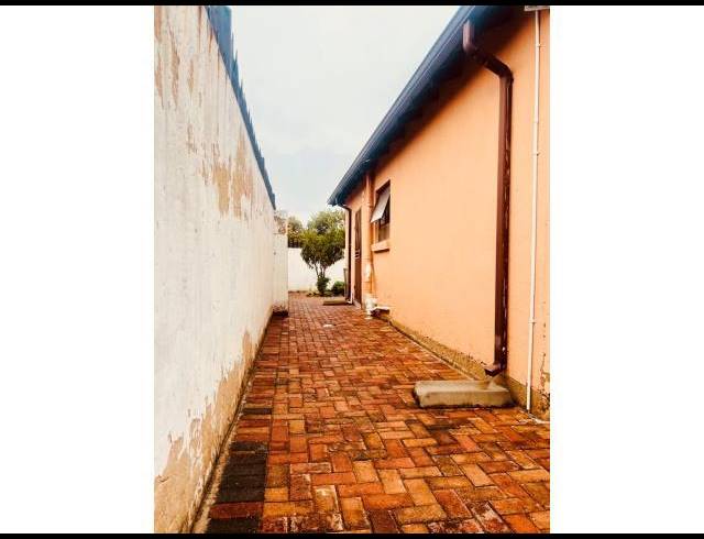 3 BEDROOM HOUSE FOR SALE IN GOUDRAND